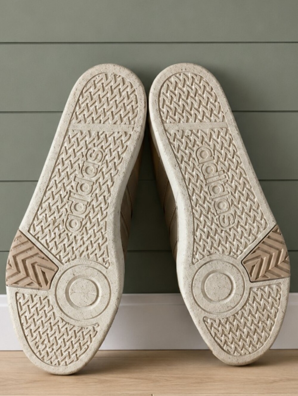 Adidas Hoops 4.0 Slip-On Sneakers Shoes Beige Sz 7.5 NWT - Picture 5 of 7